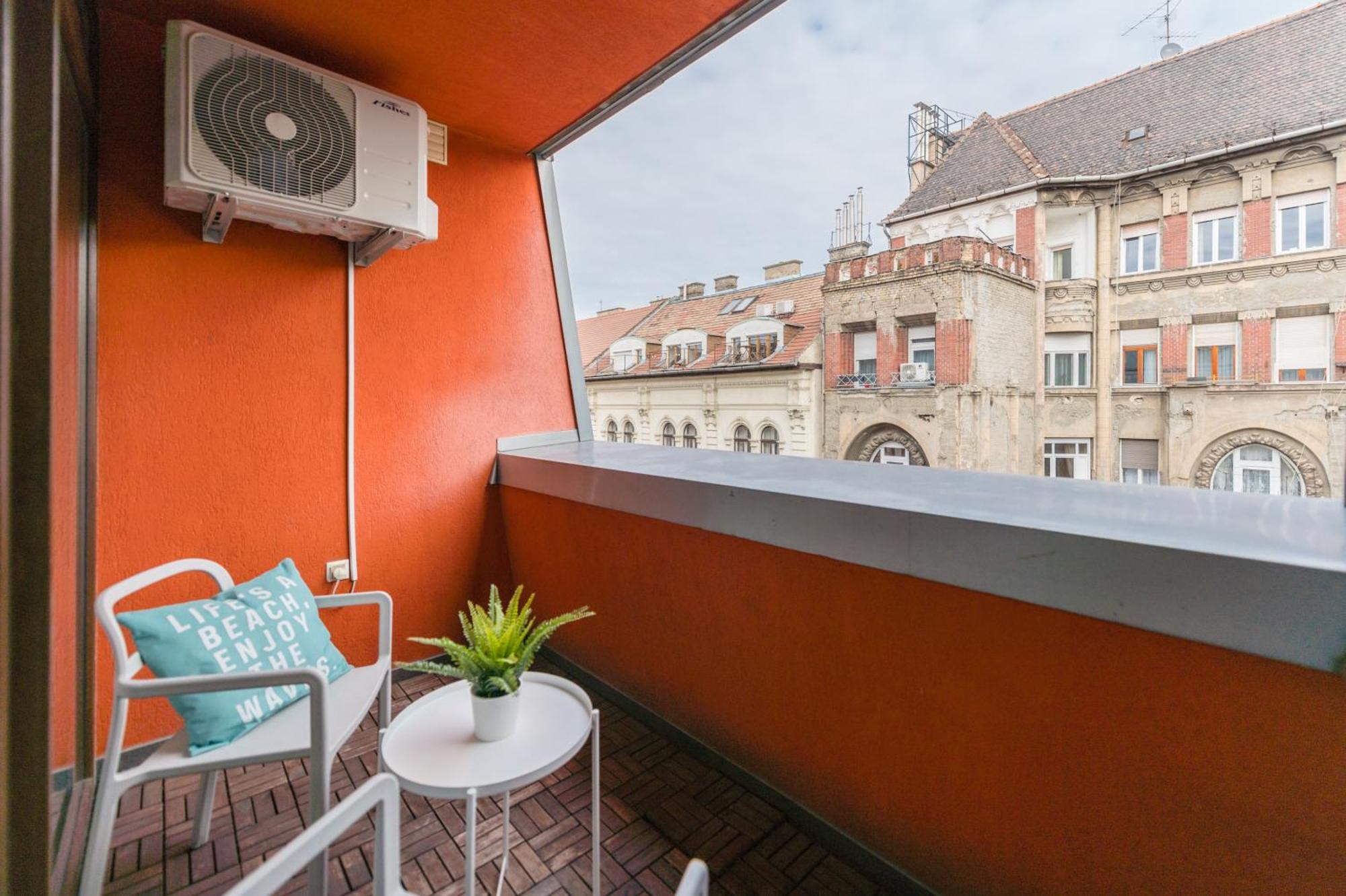 Miami Vice Apartment With Balcony Budapešť Exteriér fotografie